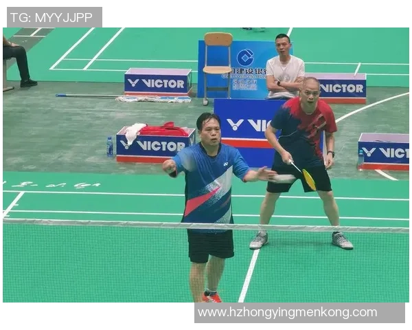 王丽的羽毛球人生:从初学者到冠军的深度对话与成长故事 王丽的羽毛球人生:从初学者到冠军的深度对话与成长故事